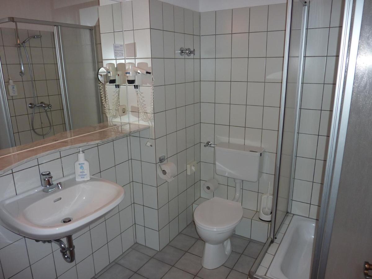 Akzent Hotel Zur Wasserburg - Hotel Garni Bed & Breakfast Harpstedt Exterior foto
