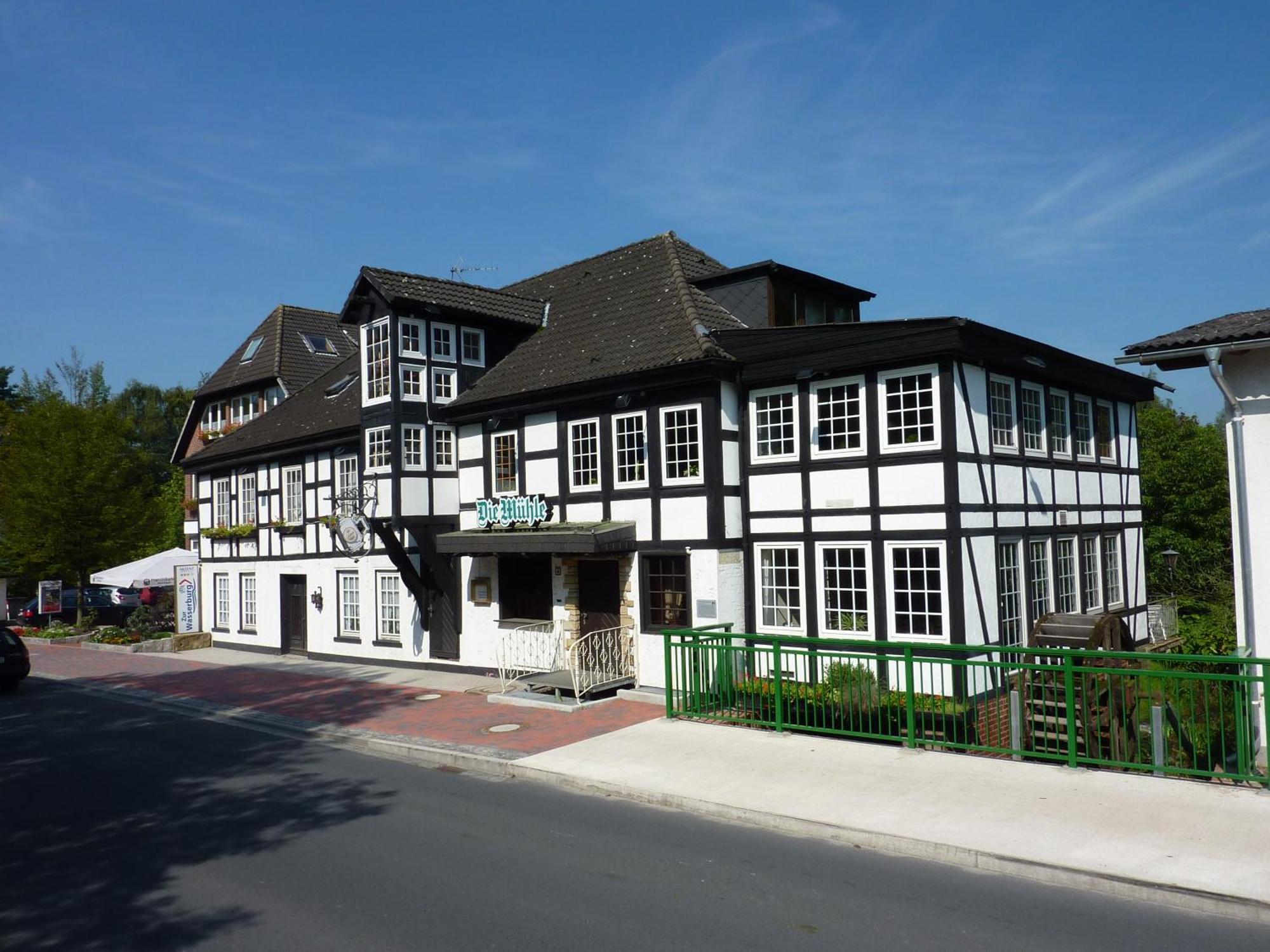 Akzent Hotel Zur Wasserburg - Hotel Garni Bed & Breakfast Harpstedt Exterior foto