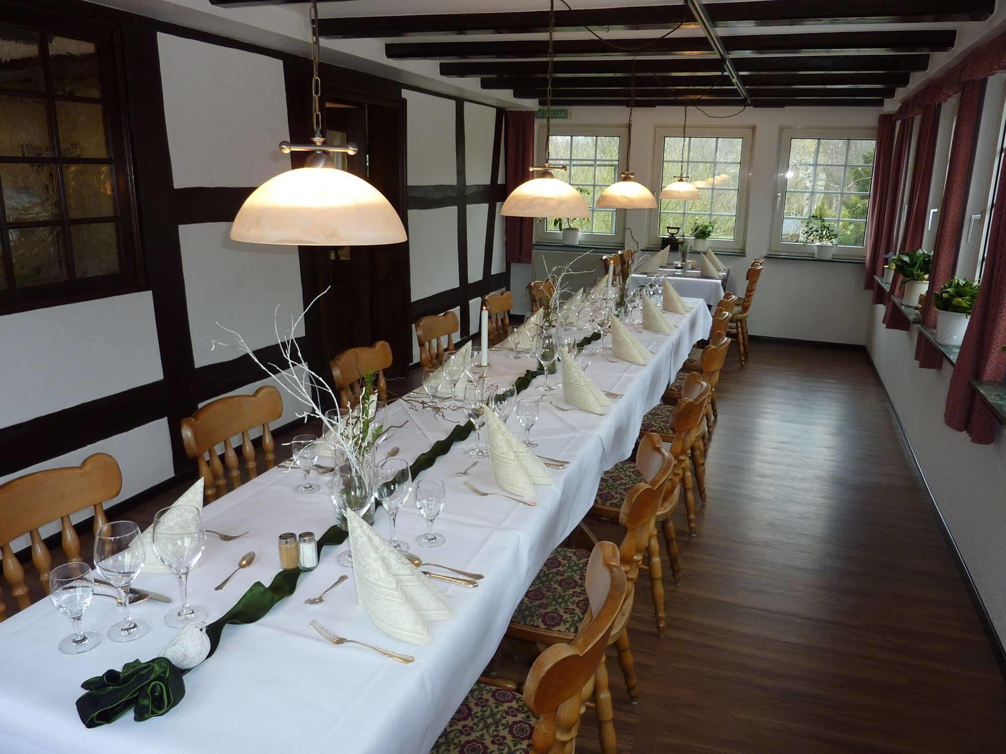 Akzent Hotel Zur Wasserburg - Hotel Garni Bed & Breakfast Harpstedt Exterior foto